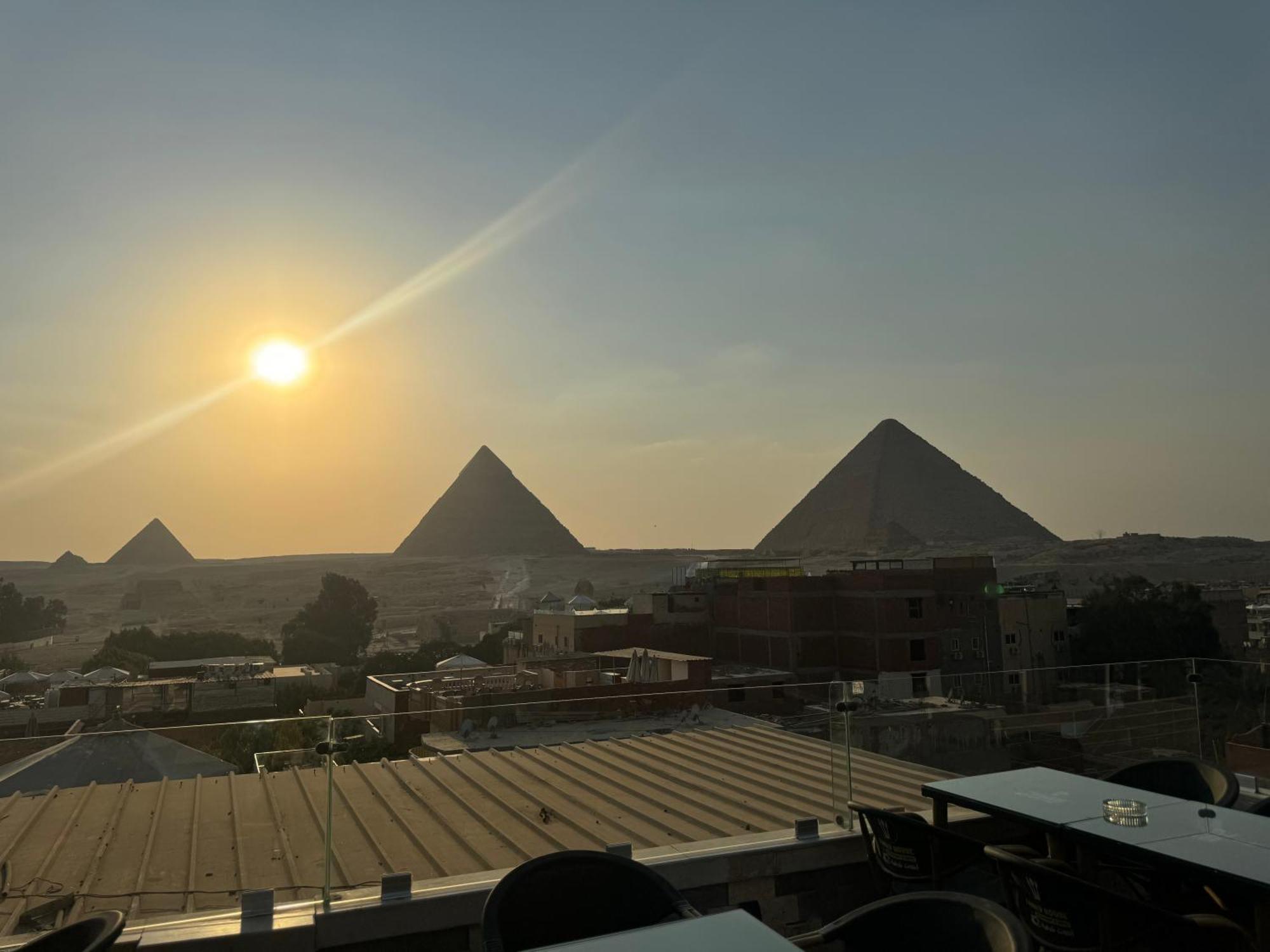 Pyramids And Sphinx Hotel Kafret el-Gabal المظهر الخارجي الصورة